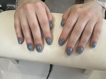 лак с блестками маникюр — работа мастера Нурита, Flamy nails Комсомольская