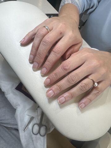 без покрытия маникюр — работа мастера Нурита, Flamy nails Комсомольская